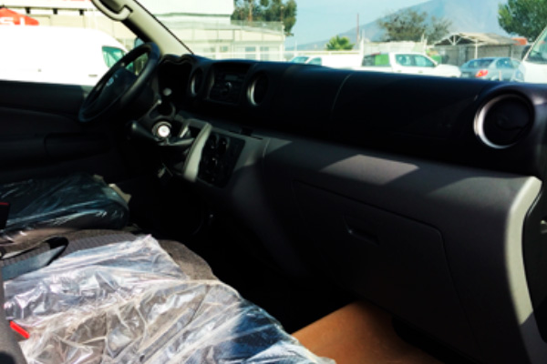 interior-minibus-escolar-nissan-nv350-2.jpg